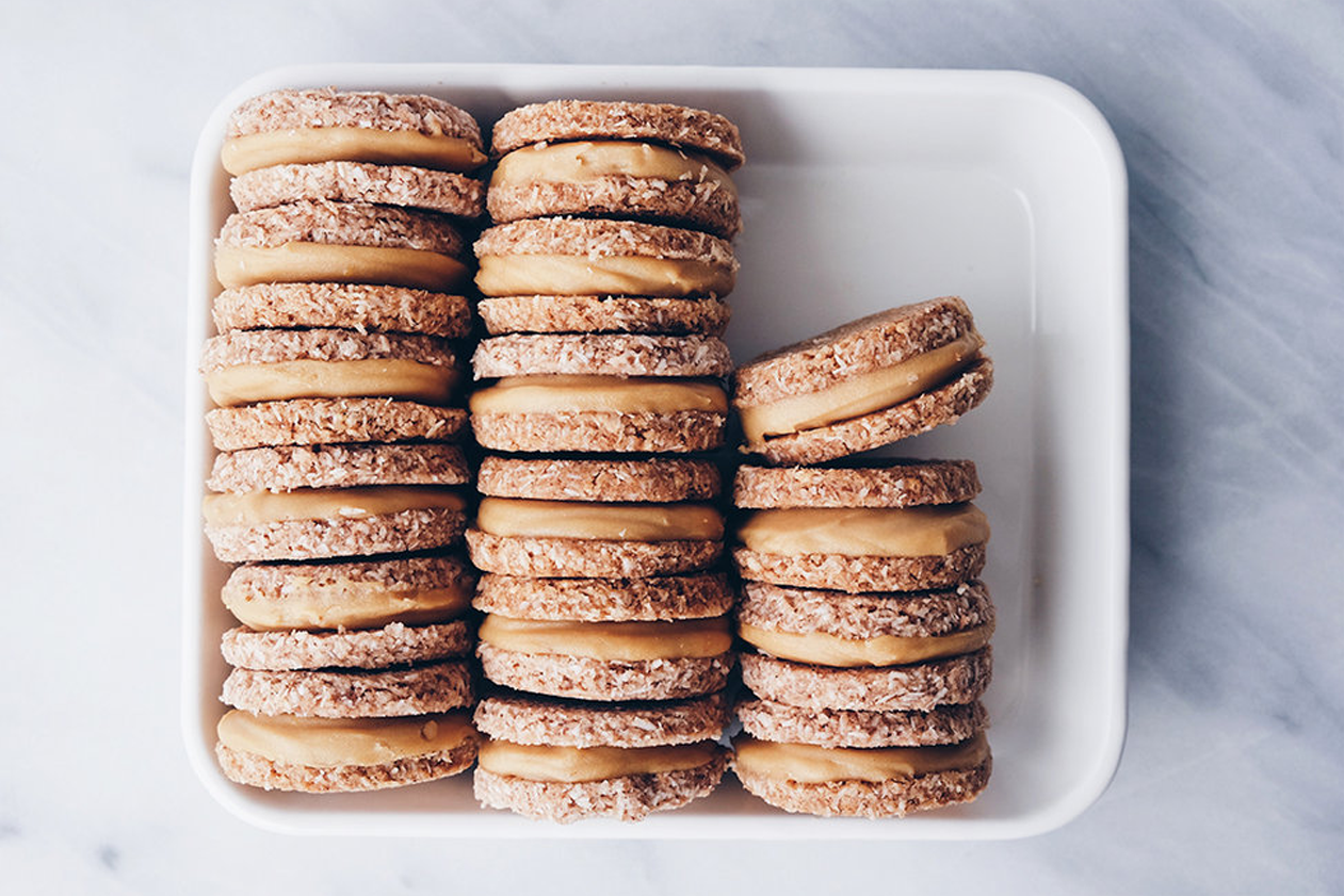 Raw Vegan Gingerbread Cookie Sandwiches